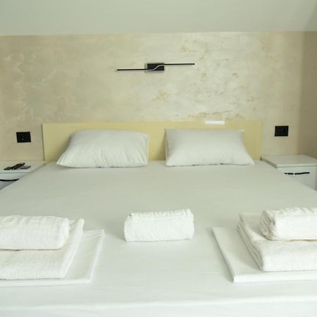 Hotel Pansion Eden Nisz Zewnętrze zdjęcie