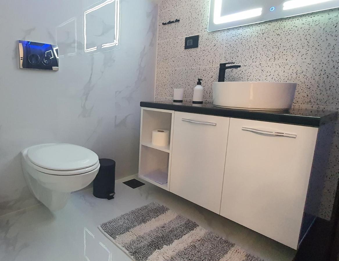 Hotel Pansion Eden Nisz Zewnętrze zdjęcie