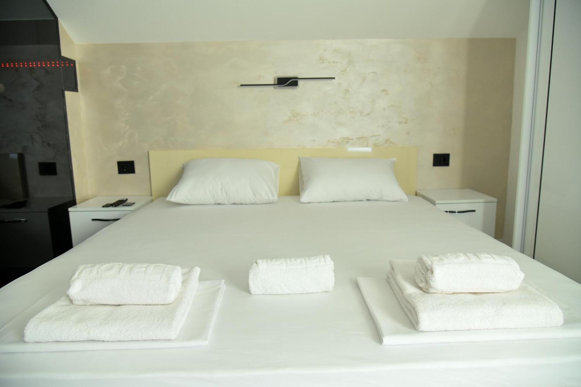 Hotel Pansion Eden Nisz Zewnętrze zdjęcie