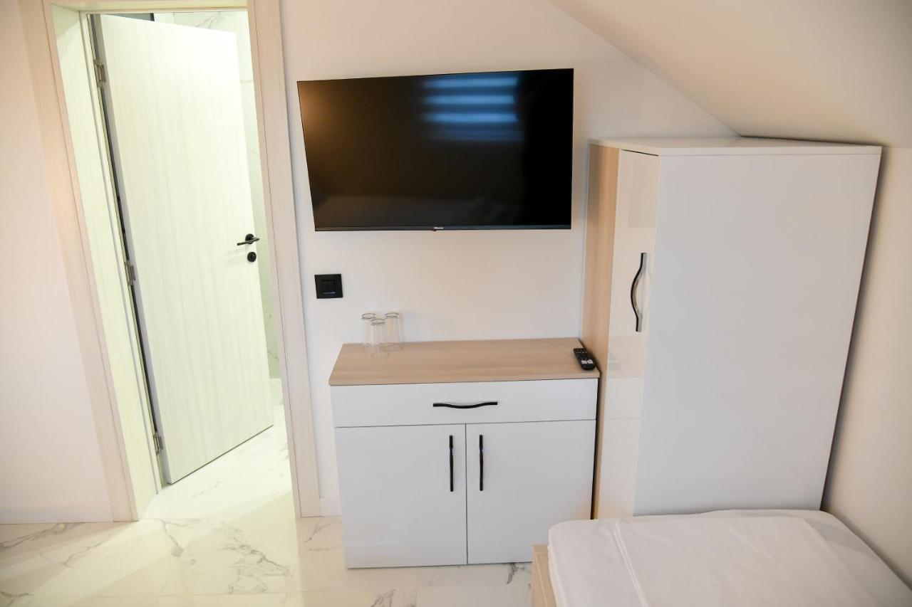 Hotel Pansion Eden Nisz Zewnętrze zdjęcie